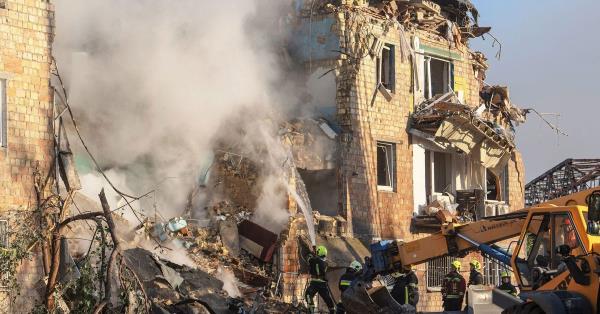 俄罗斯发动大规模袭击，罕见空袭基辅市中心致至少21人死亡